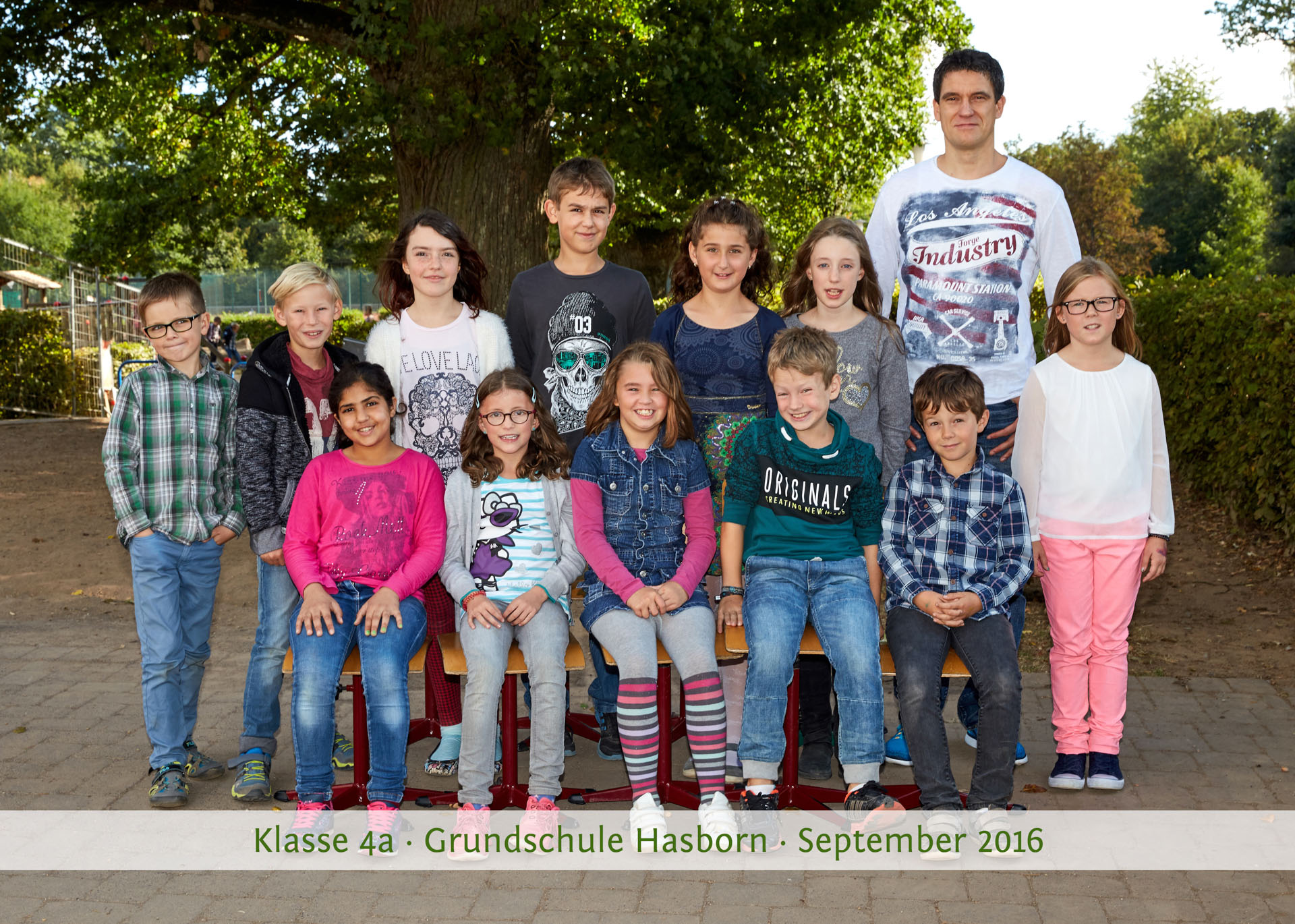 Gruppenfoto Schulklasse 4a