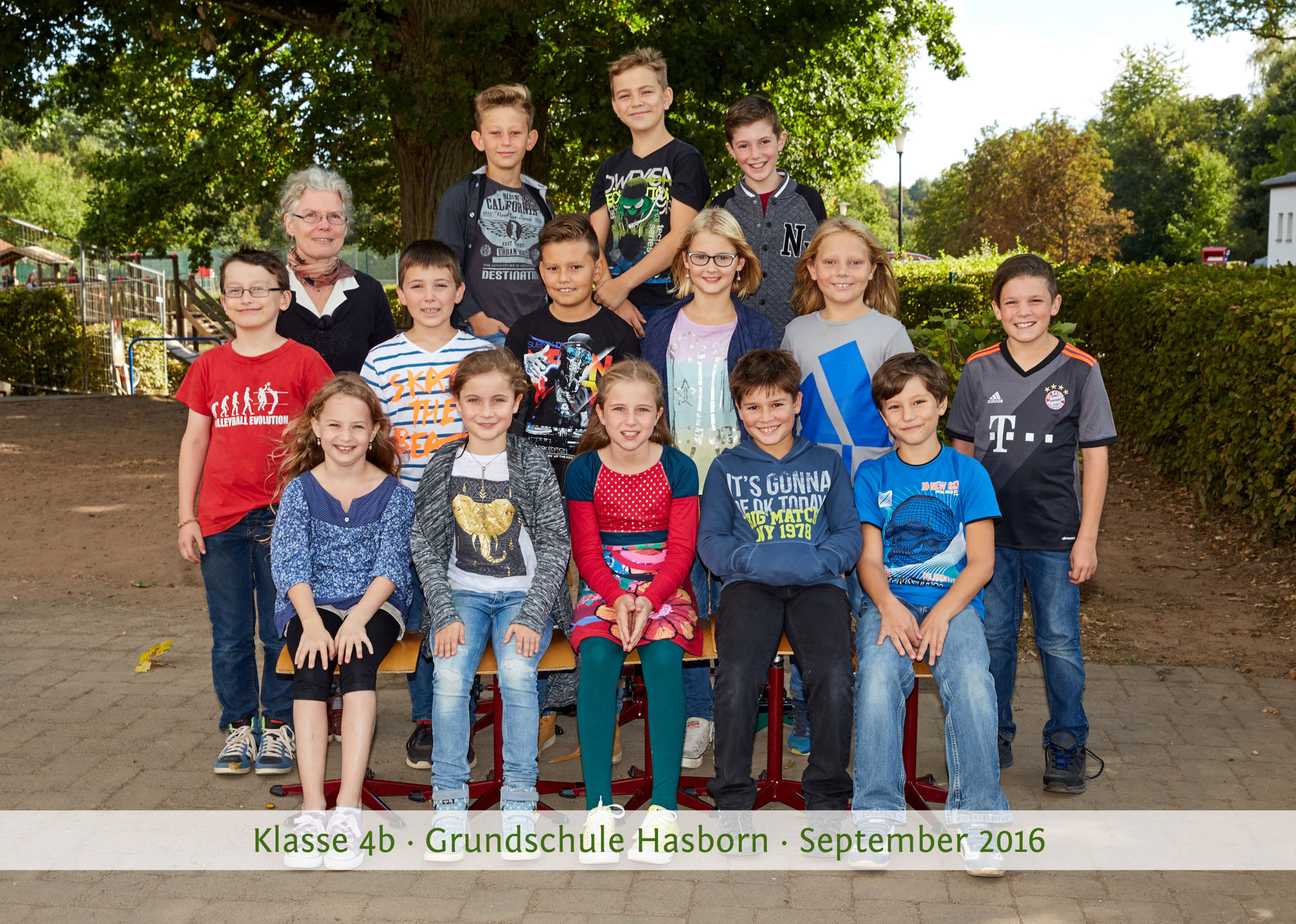 Gruppenfoto Schulklasse 4b